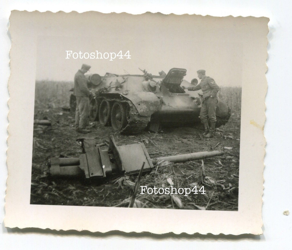 Foto Russland russischer Panzer T34 zerstört