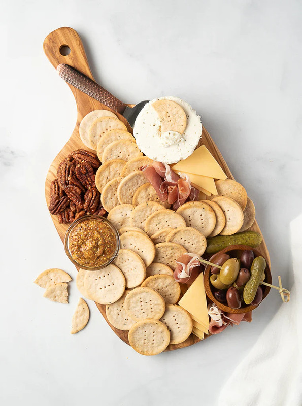 Innovative Ideas for Serving Water Crackers