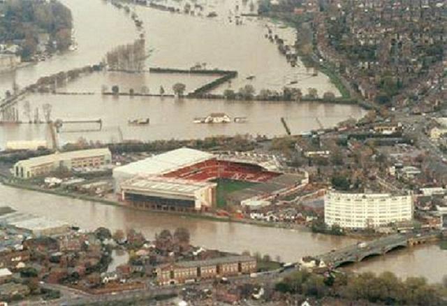 [Image: Aerial-view-of-the-Flooded-River-Trent-a...Bridge.jpg]
