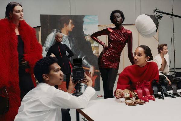 Ferragamo, la campagna Autunno/Inverno 2023 "New Renaissance" Ferragamo, la campagna Autunno/Inverno 2023 "New Renaissance"