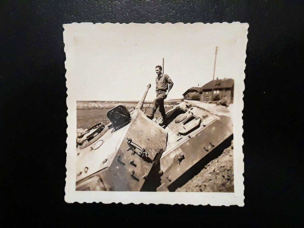 knocked out german tiger tank (1)