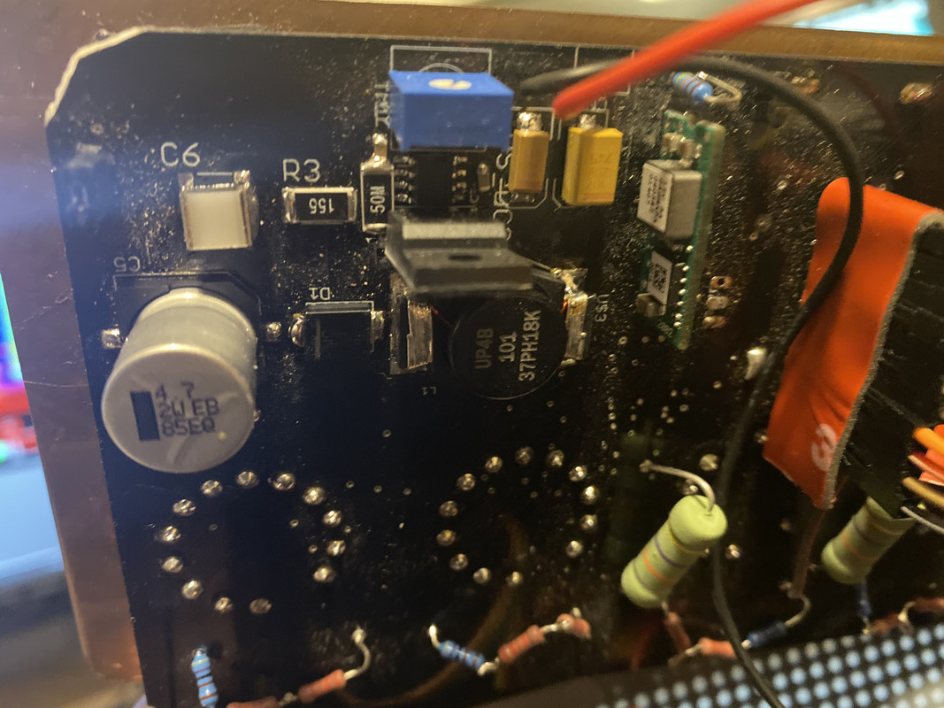 EF9E9F69-B385-404B-AC3C-550A4EB5724C