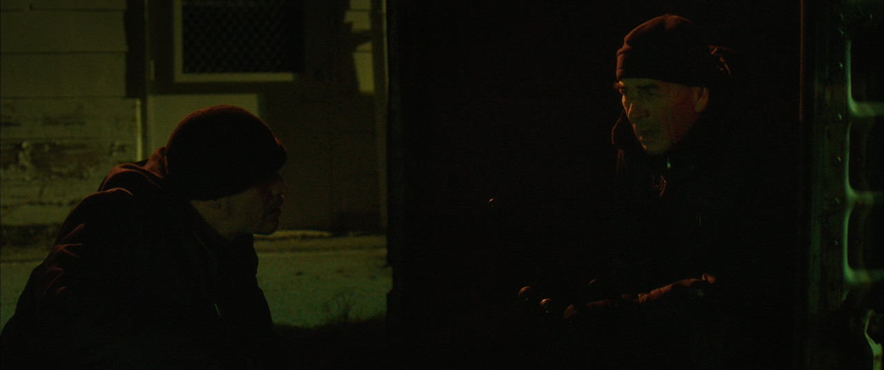 Small Town Crime (2017).mkv_snapshot_01.14.59_[2018.03.17_19.27.