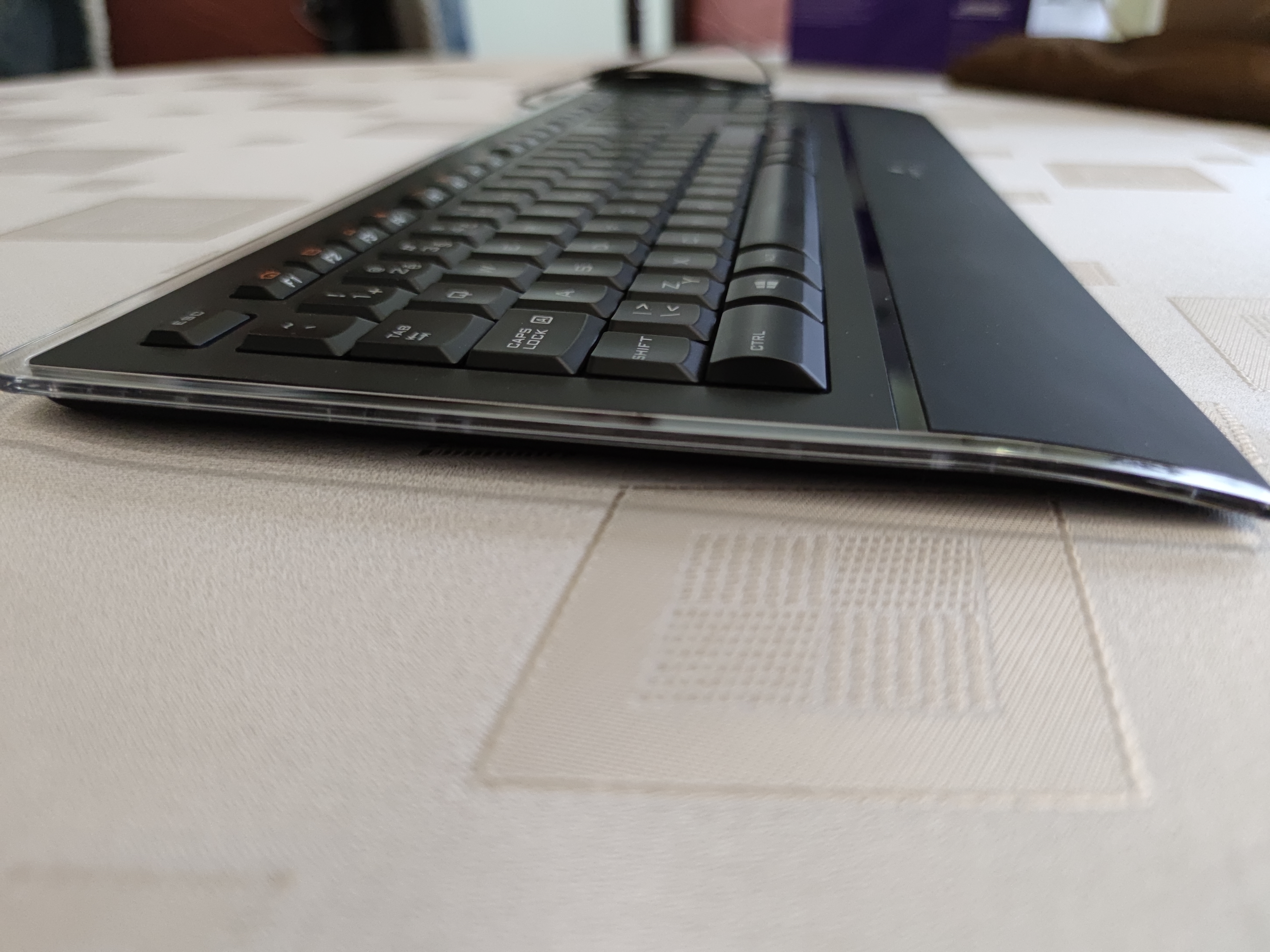 Klavesnica Logitech Illuminated K740 CZ Klavesnica Logitech Illuminated K740 CZ