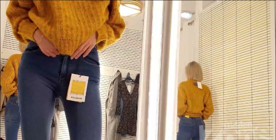 [Image: Voyeur22795104430.jpg]