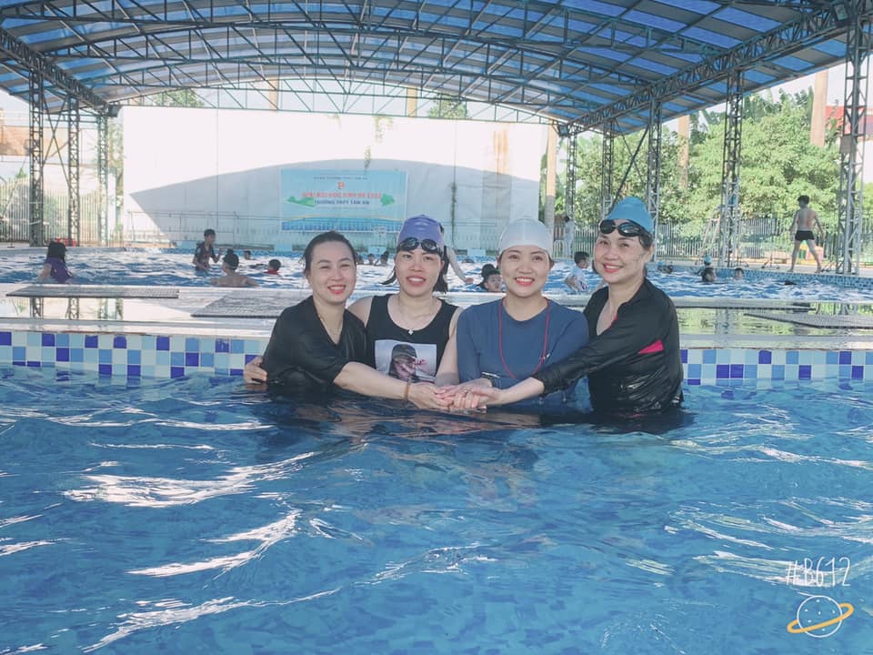 đứng nước lâu