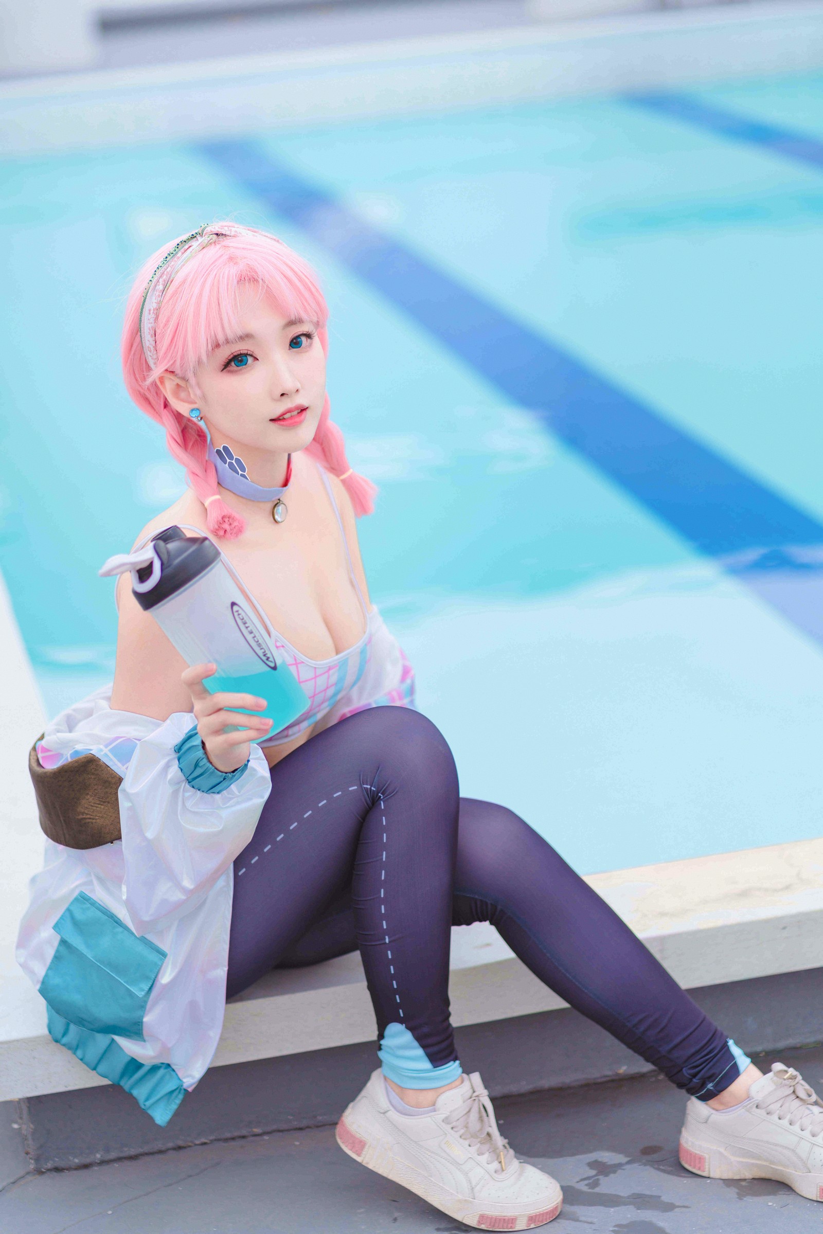 宮本桜 蓝毒 Cosplay 写真集｜明日方舟干员 高清摄影（16P｜322MB）