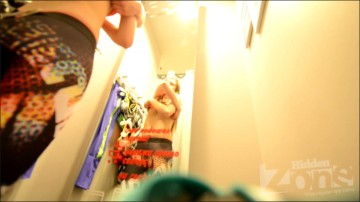 [Image: Voyeur17395080108.jpg]