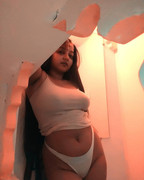 photo_6224062762376611994_y