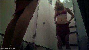 [Image: Voyeur10265150319.jpg]