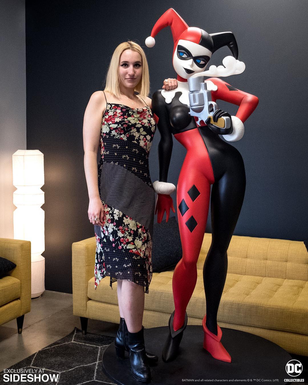 Life Size Harley Quinn Statue