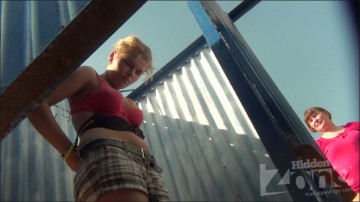 [Image: Voyeur17175090918.jpg]