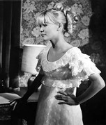 judy-geeson113