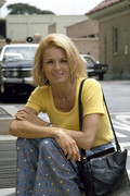 angie-dickinson-mc70