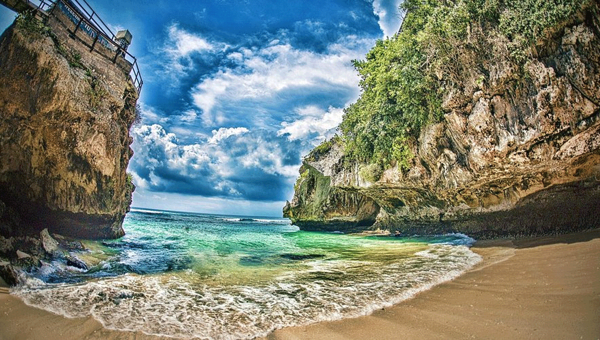 Petualangan Eksotis di Pantai Suluban: Permata Tersembunyi di Uluwatu Bali