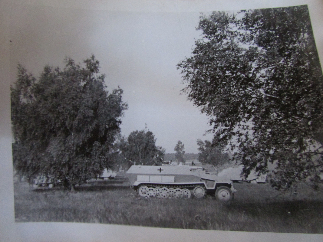 Sdkfz 251 - 9 mit 7,5cm KwK37 Stummel des Pz.Lehr Rgt.130 , Schü