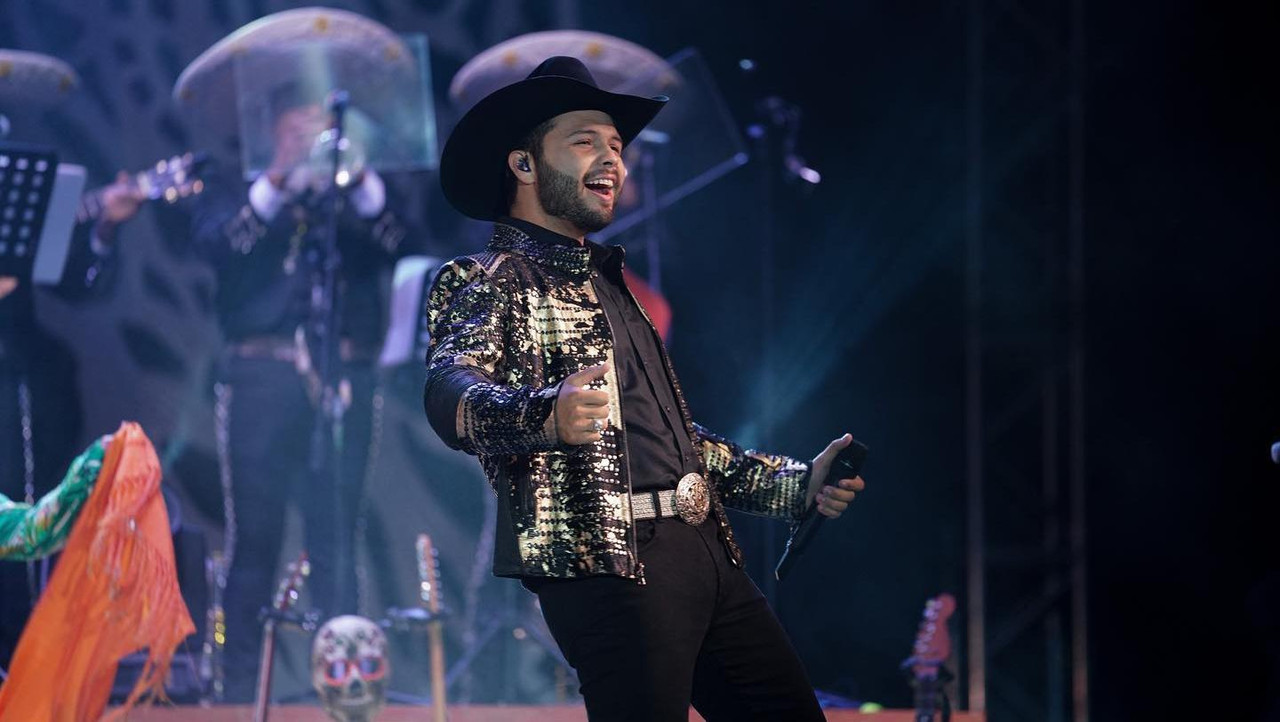 Leonardo Aguilar homenajeó con este popurrí a Joan Sabastian en La Academia