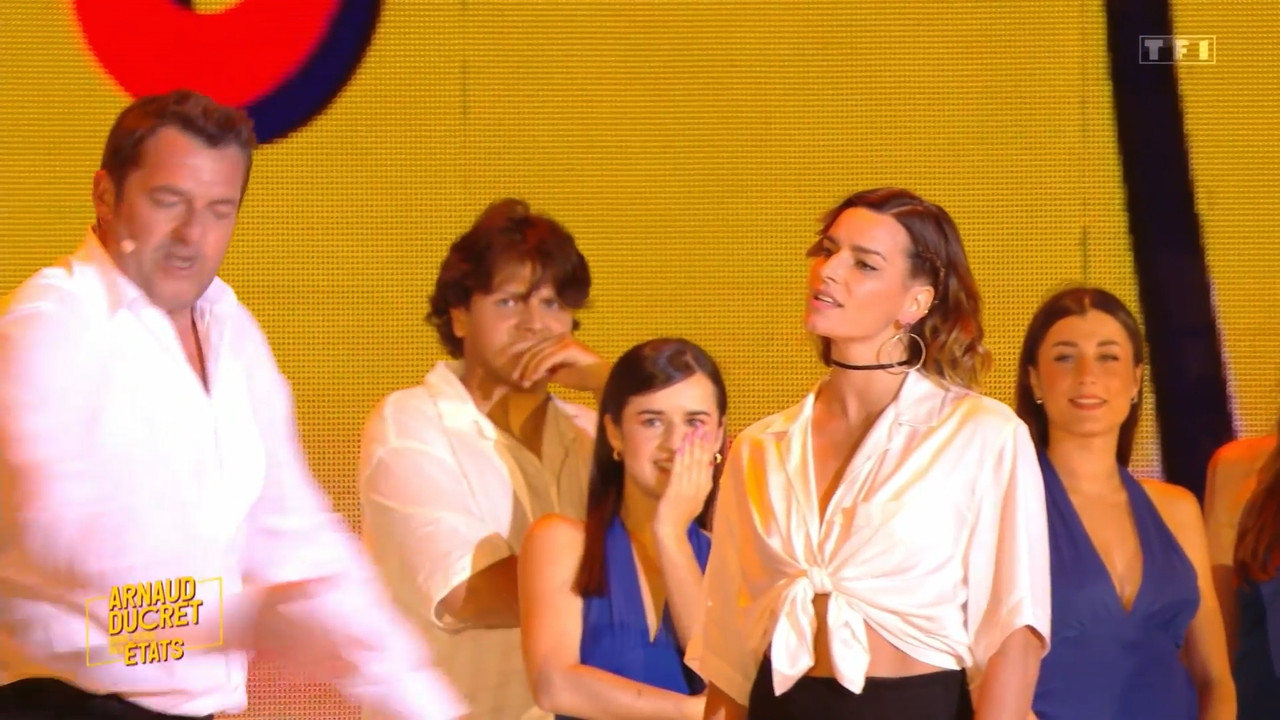 2022-08-16_21_10_TF1_Arnaud-Ducret-dans-tous-ses-etats.mp4_snapshot_01.42.44.398