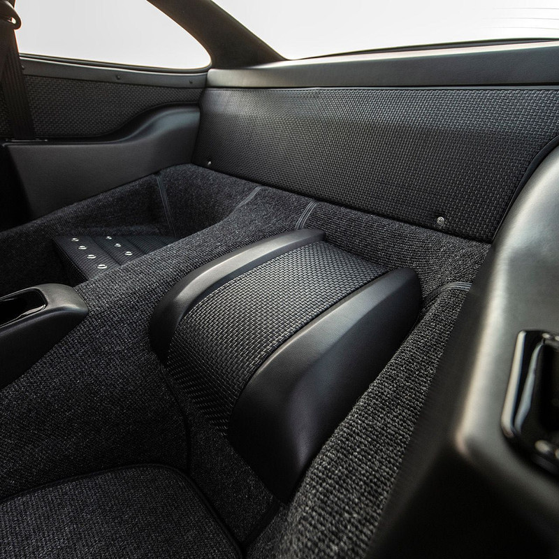 Singer-Vehicle-Design-Suisse-Commission-6.jpg