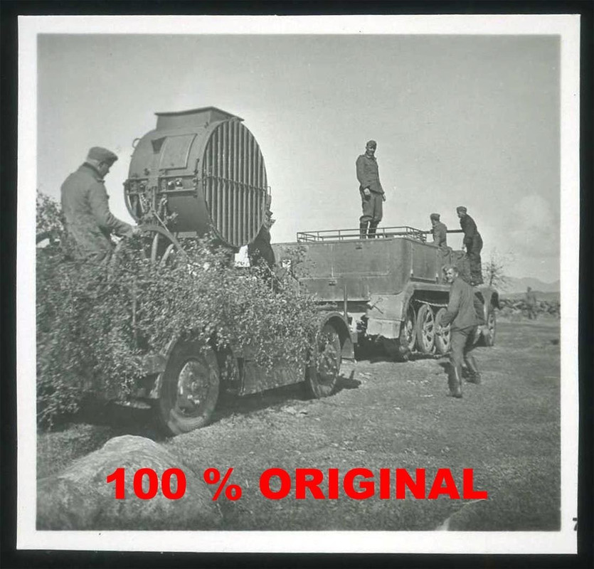 ZUGMASCHINE HALBKETTE FLAK SCHEINWERFER AUF ANHÄ