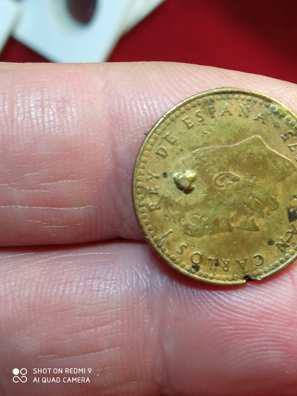 Una peseta de 1985 del rey con exceso de metal en la cabeza IMG-20201108-194714