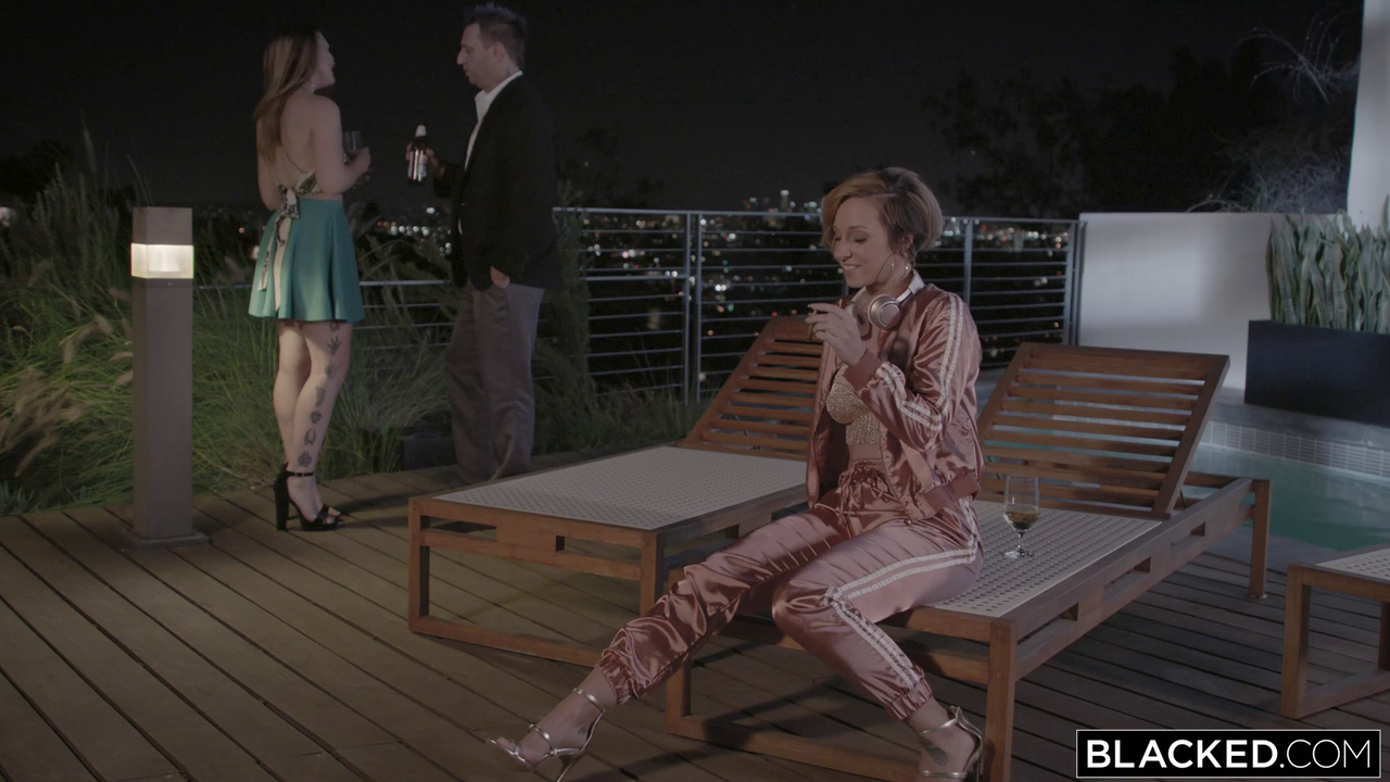 vlcsnap-2023-02-06-19h05m57s488