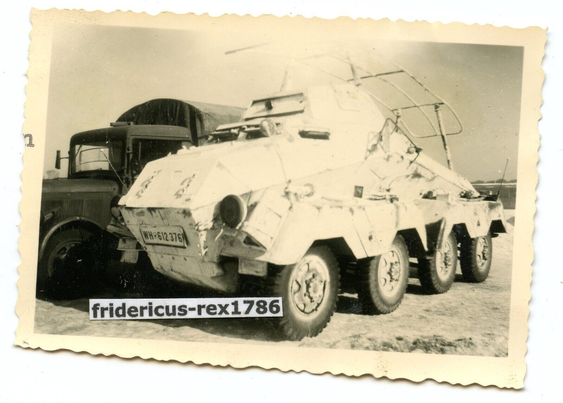G28 Foto 1.Pz.Sp.Kp. s. Panzerspähwagen Sd.Kfz. 234 8-Rad im Winter Tarn camo