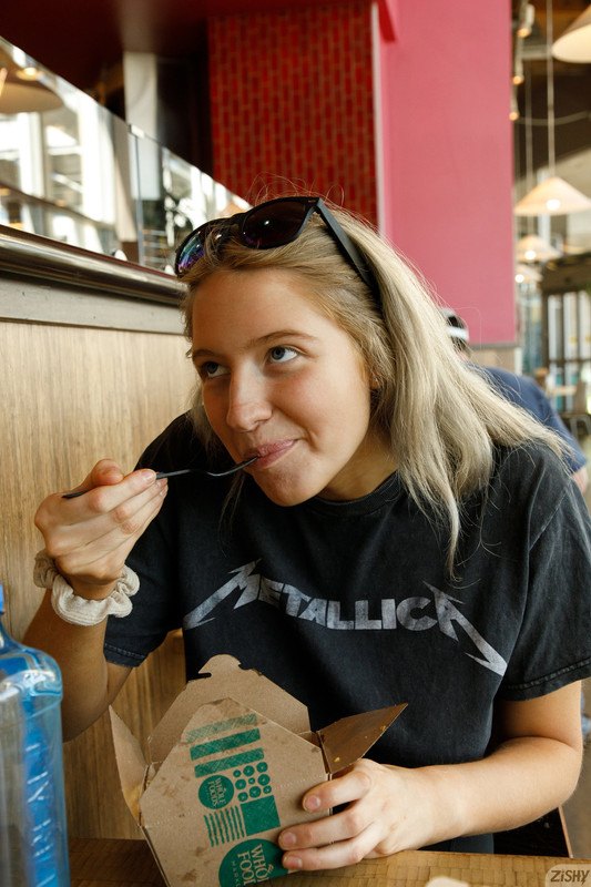 full_010_1145271407591615