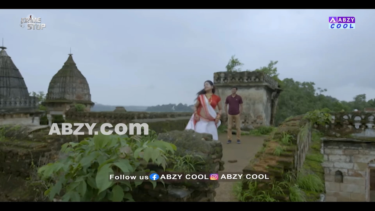 Sexy serial actress naveladn boobs in white and red saree  from crime series.mp4_snapshot_01.04.000