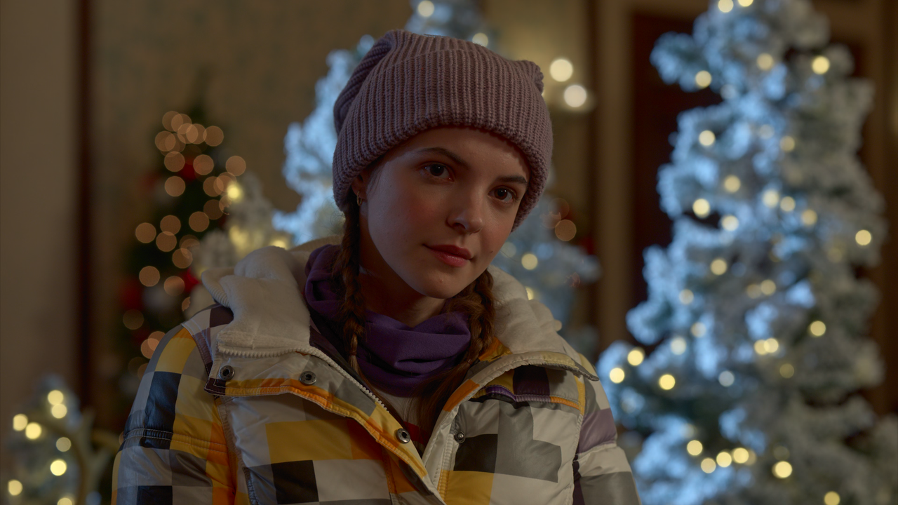 mpv shot My Secret Santa 2025 2160p UHD NF WEB DL HDR DV HEVC Нечипорук 00 40 11 0010