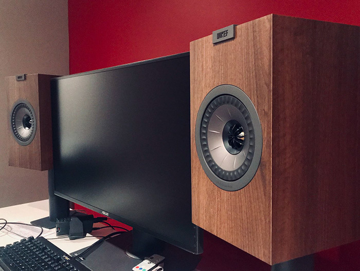 KEF Q150B