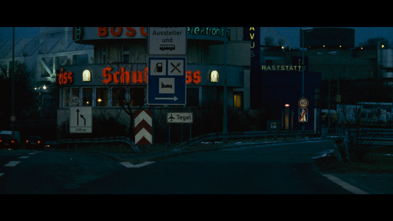 The.Bourne.Supremacy.2004.2160p.UHD.BDRemux.DTSX.7.1.HYBRID.DoVi-DVT.mkv_000824.557