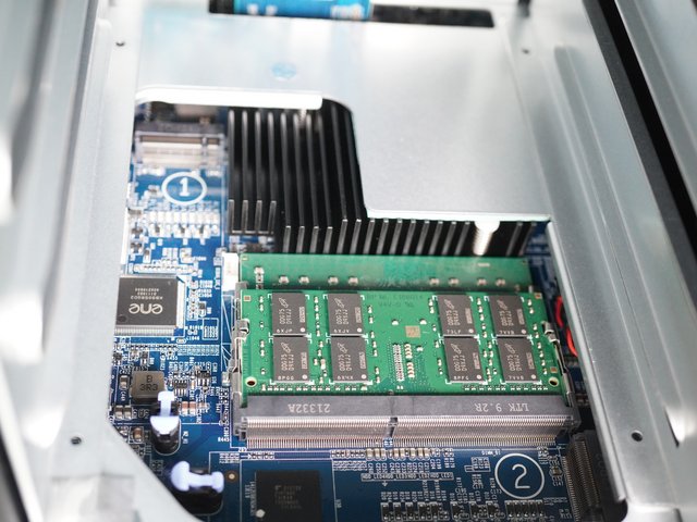 QNAP TS-464-8G-US 4 Bay High-Performance Desktop NAS with Intel Celeron  Quad-core Processor, M.2 PCIe Slots and Dual 2.5GbE (2.5G/1G/100M) Network