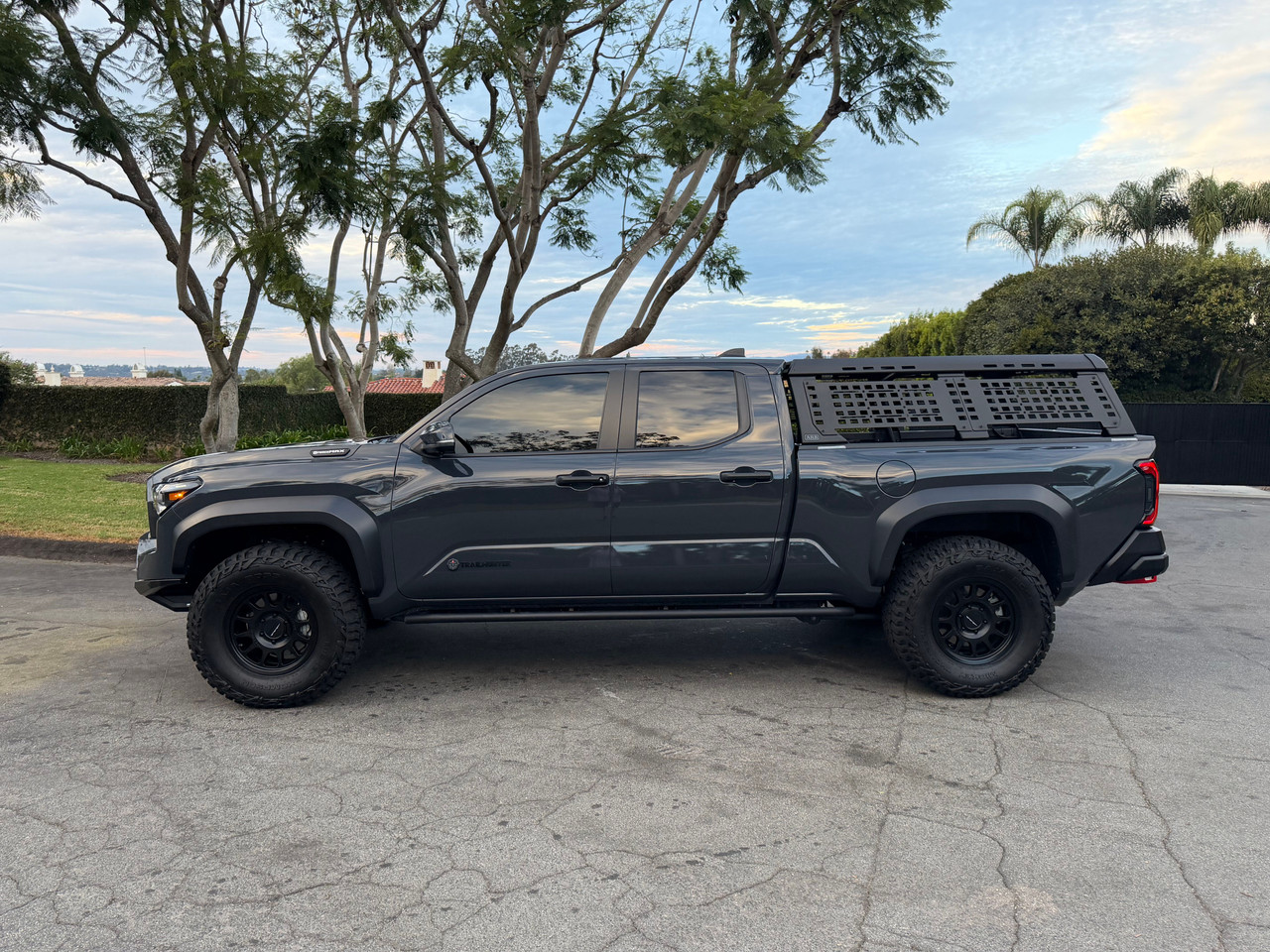 Vehicle thumbnail 4