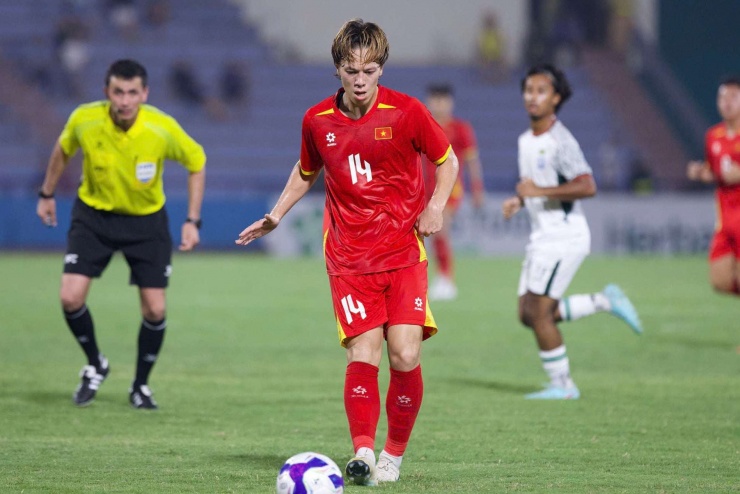 Viktor Lê – cầu thủ Việt kiều đầu tiên sở hữu tấm HCV bóng đá nam là ai?