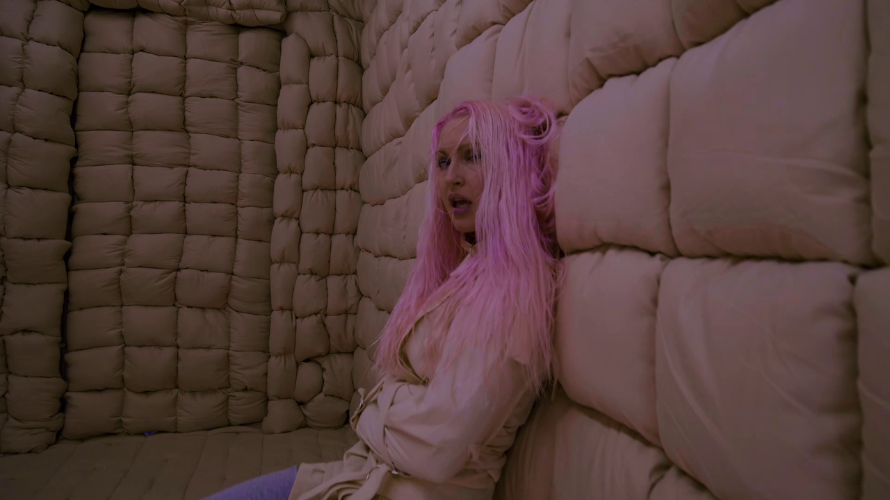 Hooked Like Helen (3)