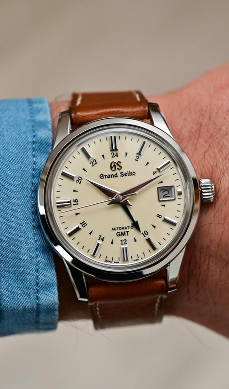 Grand-Seiko-Elegance-GMT-SBGM221-review-4