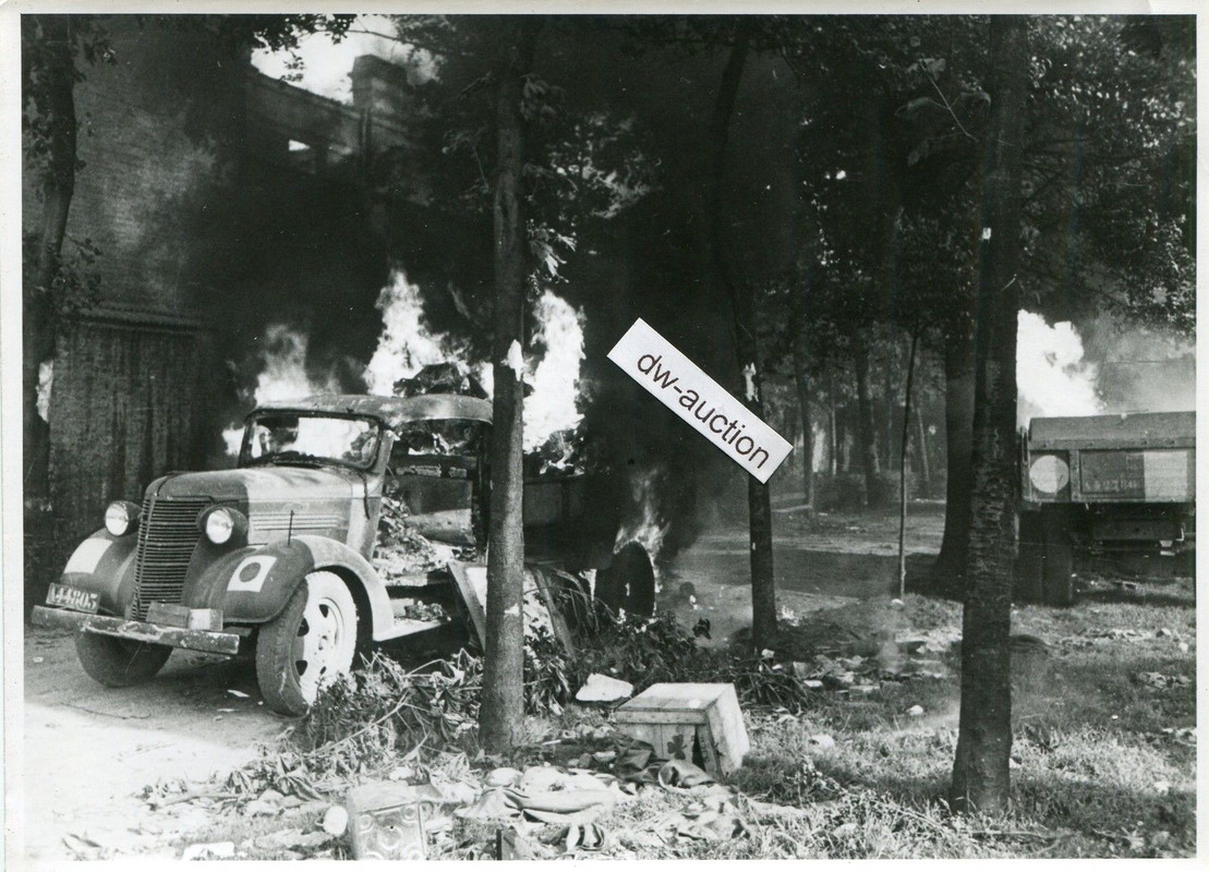 Dunkerque Dünkirchen , brennendes Fahrzeug mit K