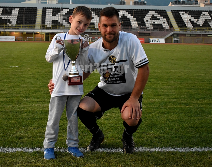 , &Tau;&epsilon;&lambda;&iota;&kappa;ό&sigmaf; &Kappa;&upsilon;&pi;έ&lambda;&lambda;&omicron;&upsilon; &Mu;&epsilon;&sigma;&sigma;&eta;&nu;ί&alpha;&sigmaf;: &Phi;&omega;&tau;&omicron;&rho;&epsilon;&pi;&omicron;&rho;&tau;ά&zeta; &alpha;&pi;&omicron; &tau;&eta;&nu; &Pi;&alpha;&rho;&alpha;&lambda;ί&alpha;