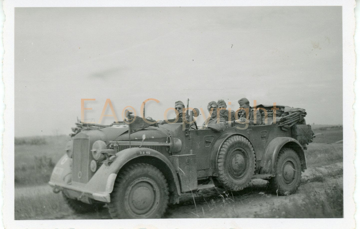 PKW Auto Wagen Kübelwagen Russland Foto