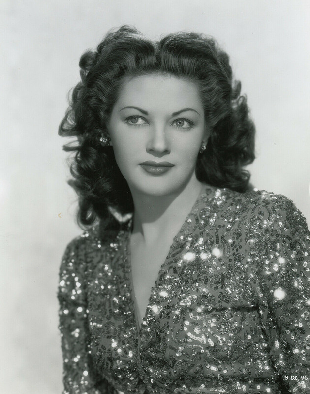Yvonne De Carlo d32