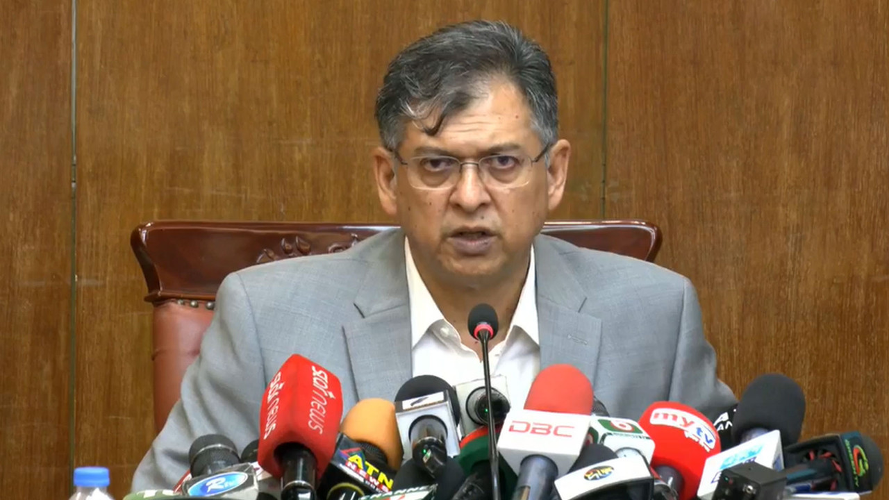 ‘ক্রসফায়ার’ নিয়ে আইজিপির বক্তব্য সরকারের অবস্থান নয়: স্বরাষ্ট্রমন্ত্রী