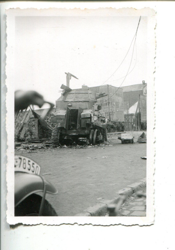zerstörter Französischer Panzer Tank Frankreich 
