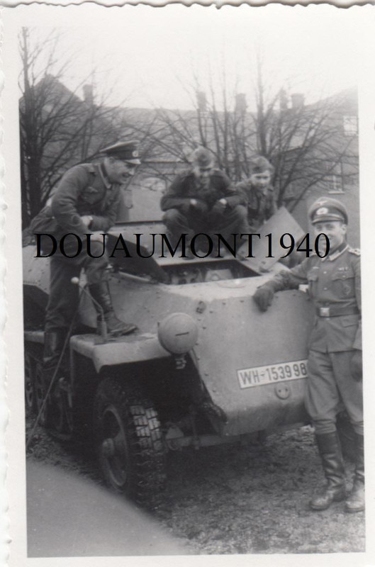 Leichter Panzerspähwagen Sd.Kfz mit Nummernschil