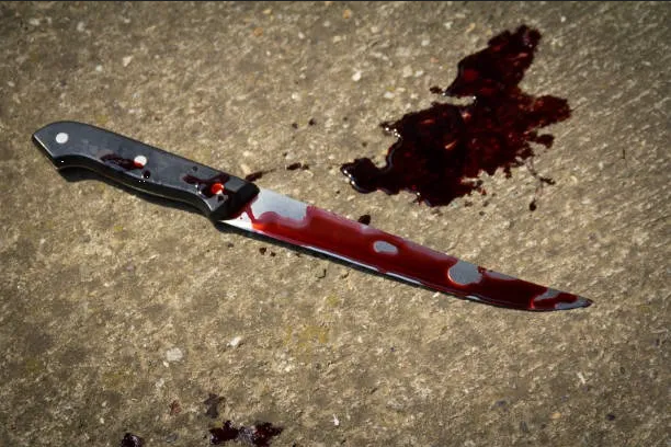Menor de edad muere brutalmente apuñalado frente a su padre
