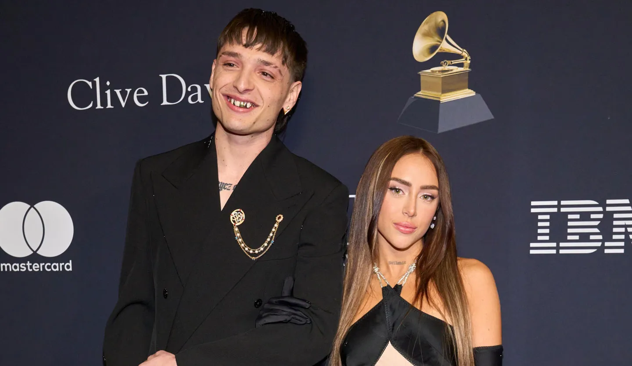 Tras su infidelidad, revelan que Peso Pluma perdió un bebé con su ex