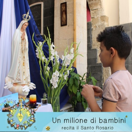 Un-milione-di-bambini-prega-il-rosario dans Fatima