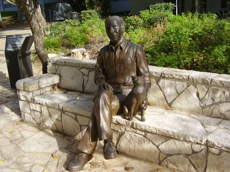 Piki-Wiki-Israel-10593-quota-man-and-a-cat-called-yitzquot-in-the-t
