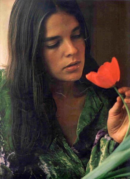 Ali_MacGraw_44