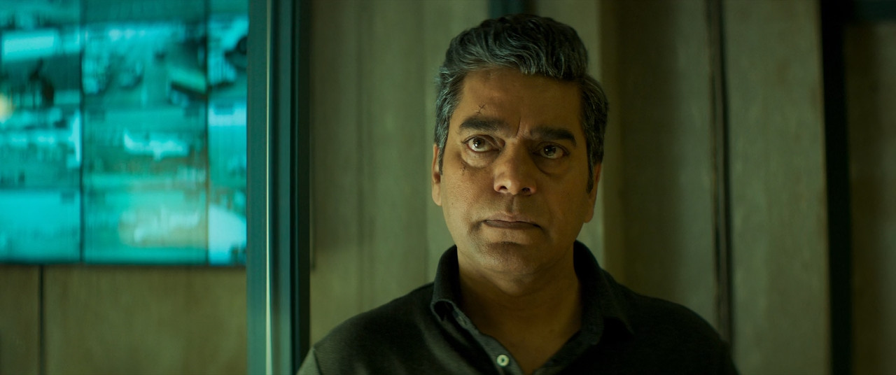 Pathaan (2023) (1080p BluRay x265 SAMPA).mkv_snapshot_33.58.840